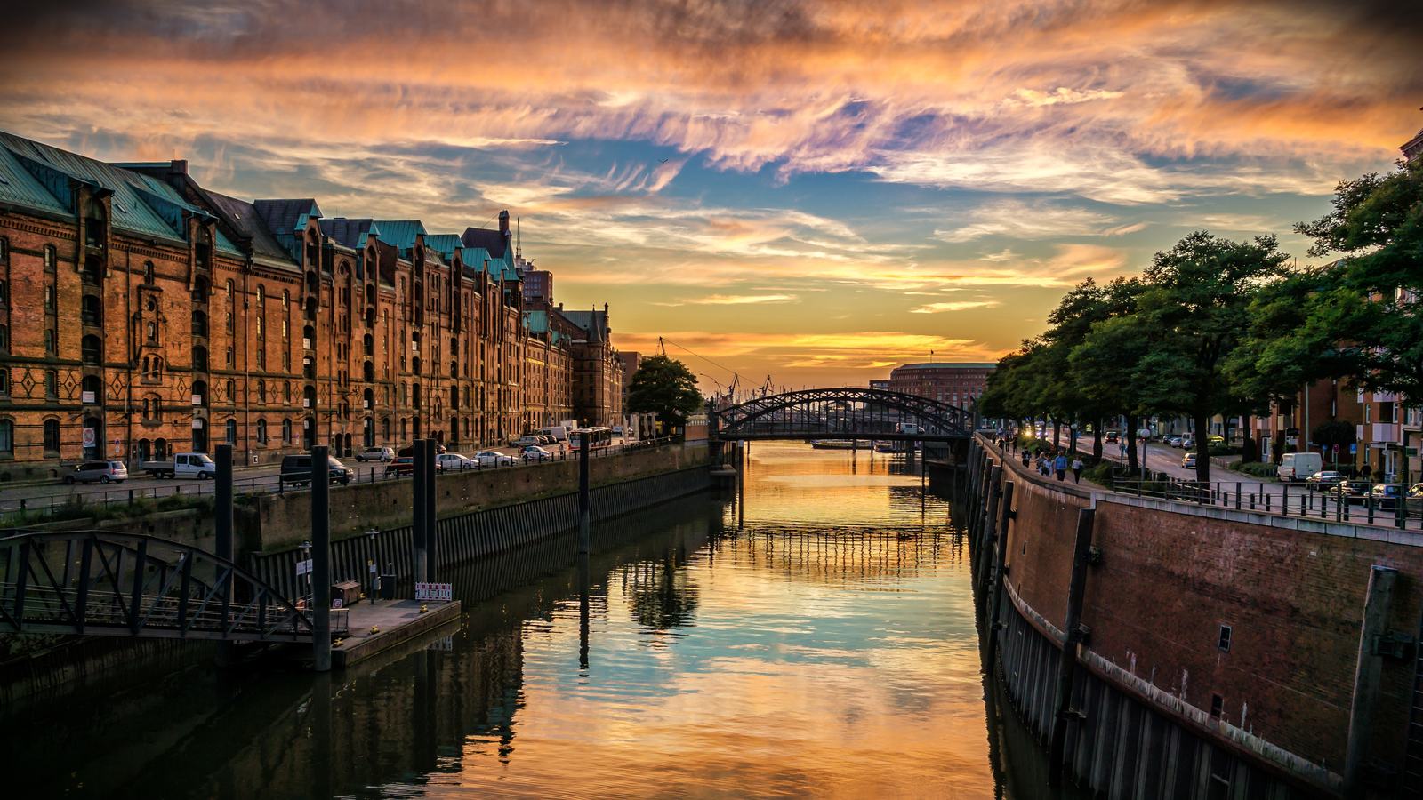 Speicherstadt Hamburg bei Sonnenuntergang